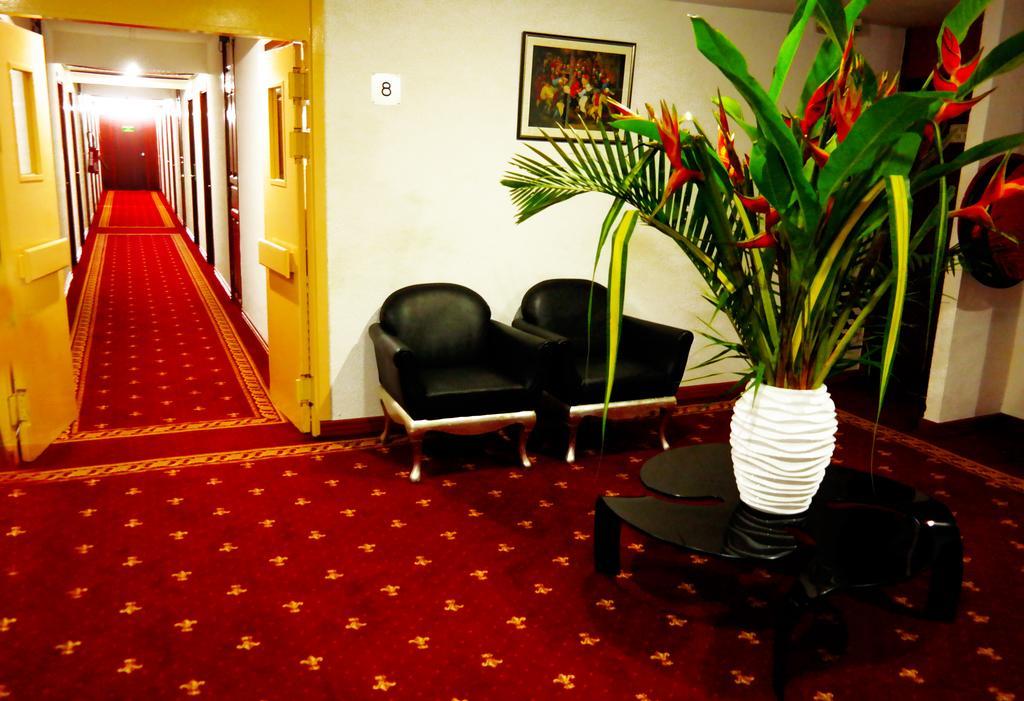 Hotel Sawa Douala Exteriör bild