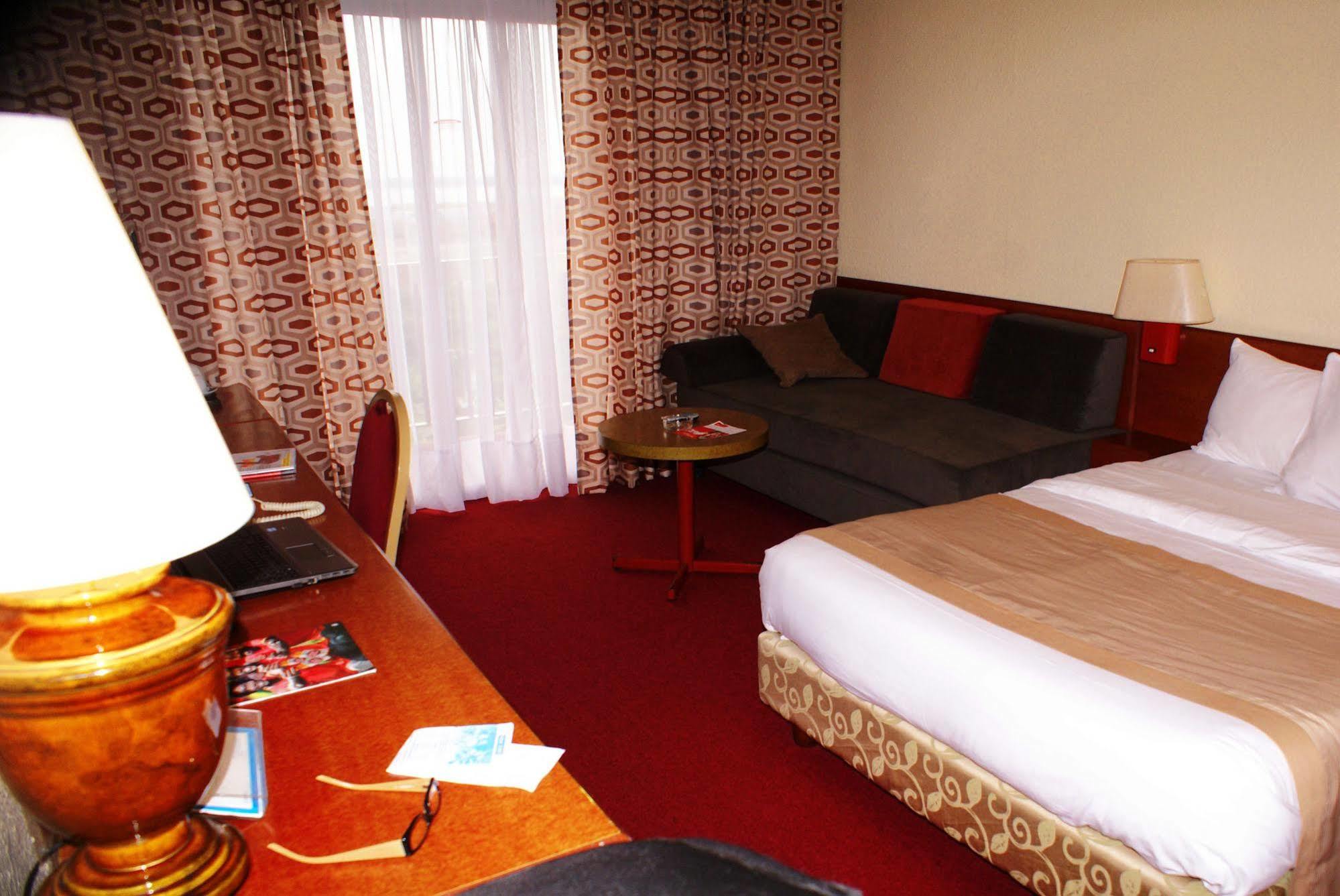 Hotel Sawa Douala Exteriör bild