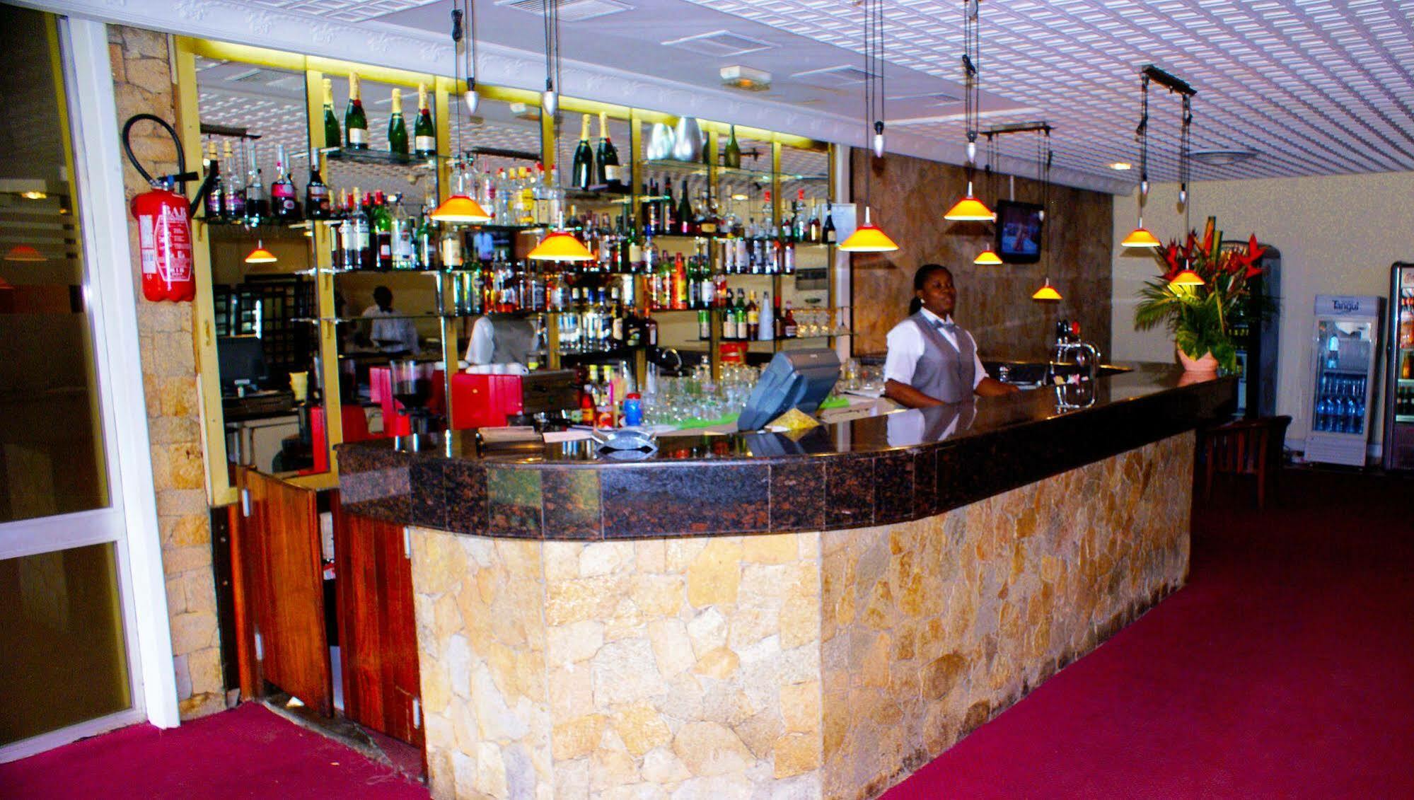 Hotel Sawa Douala Exteriör bild