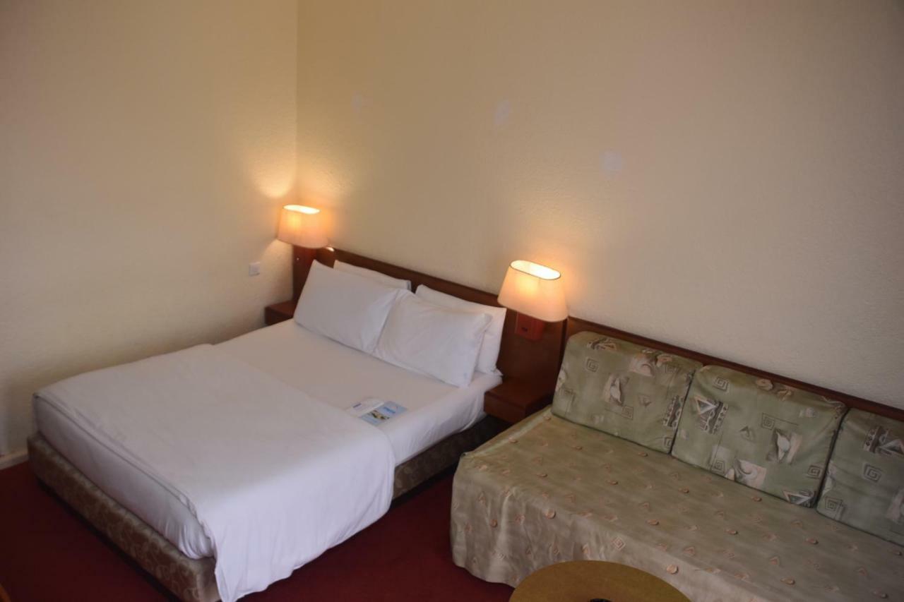 Hotel Sawa Douala Exteriör bild